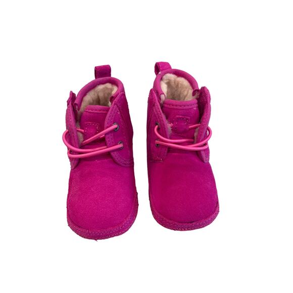 UGG Baby Boots Rock Rose Suede Sherpa lined Hook & Loop Closure Size 2/3 New - Picture 1 of 5